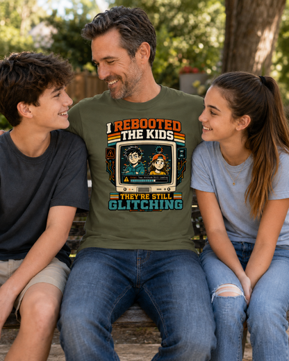 Funny IT Dad Shirt – I Rebooted The Kids They’re Still Glitching Father’s Day T-Shirt